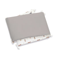 Protector cuna 60x120 cm (reversible) estampado bosque · Taiga 607-148