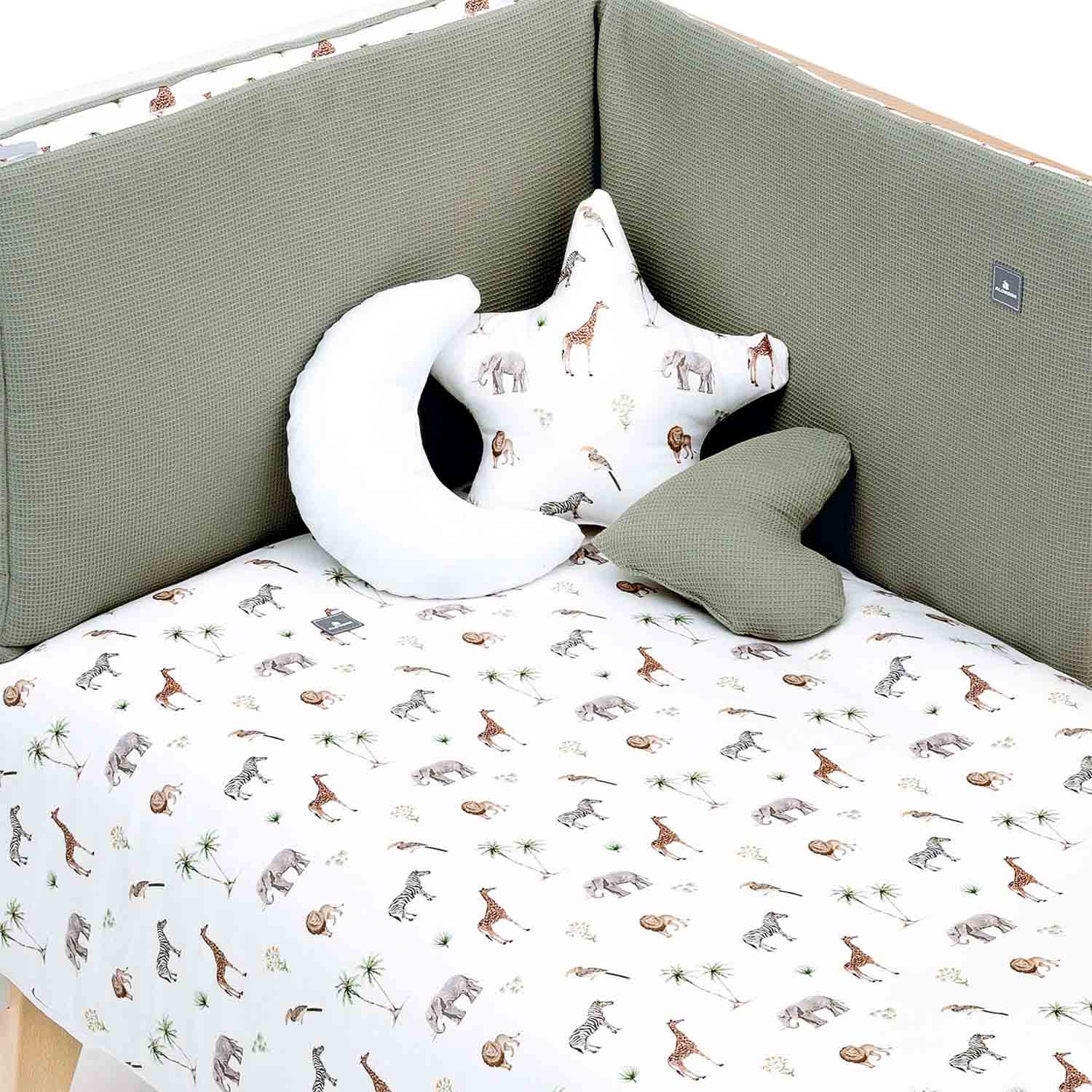 Protector cuna 60x120 cm (reversible) estampado jungla · Natura 607-147