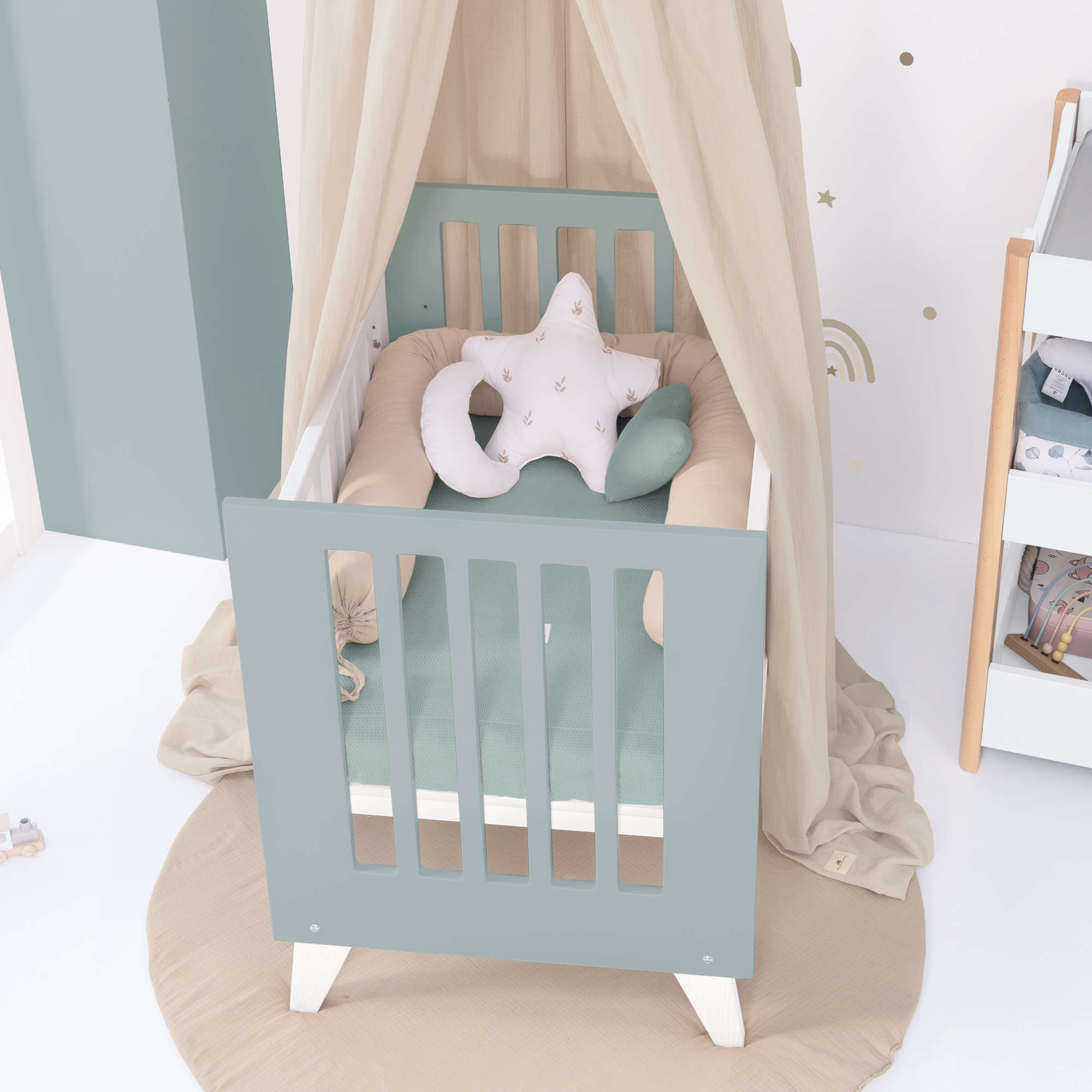 Minicuna y cuna todo en uno (7en1) blanca/verde eucalipto · Nexo Tre Eucalyptus C187T-M7757