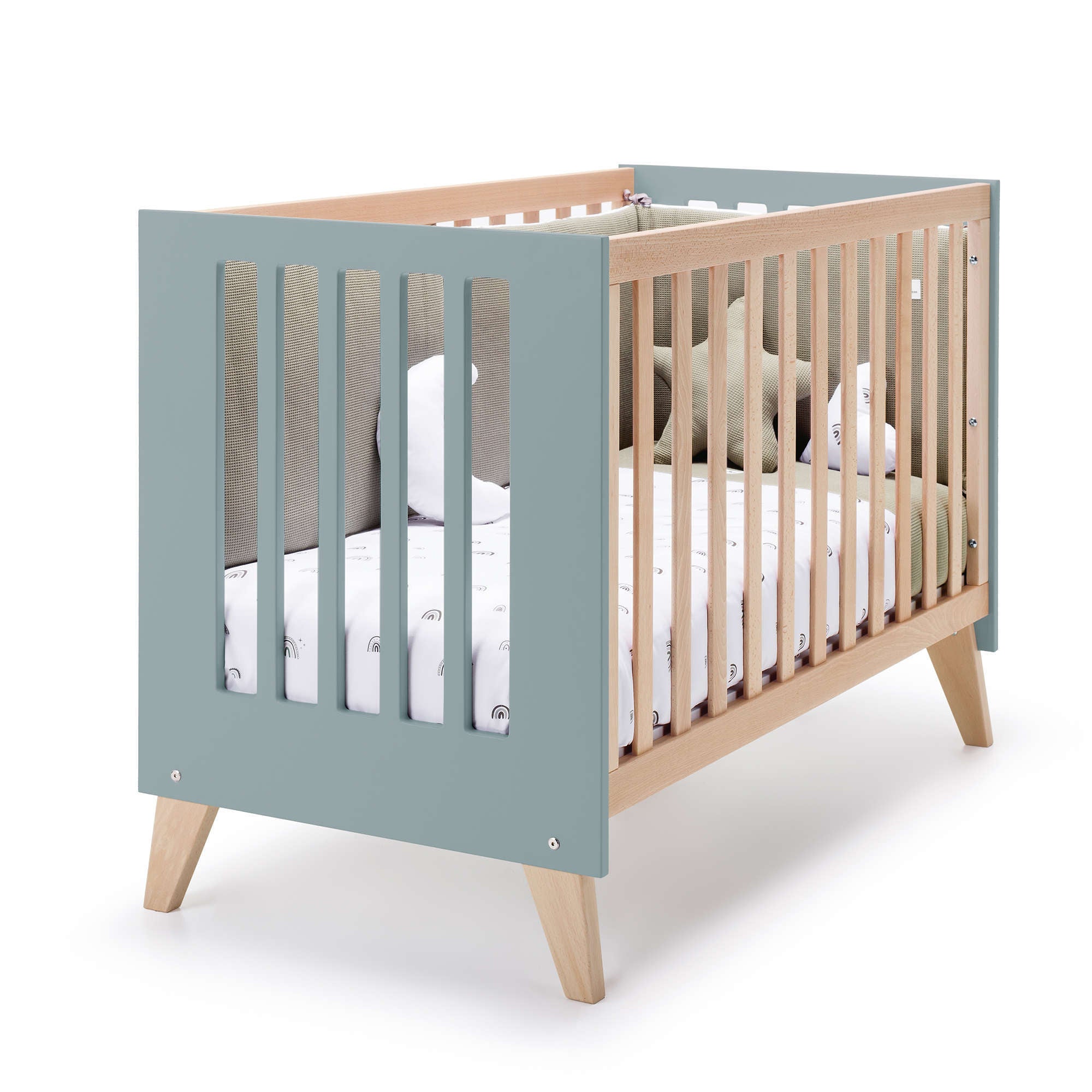 Cuna evolutiva Nexor hecha de madera en color verde eucalipto