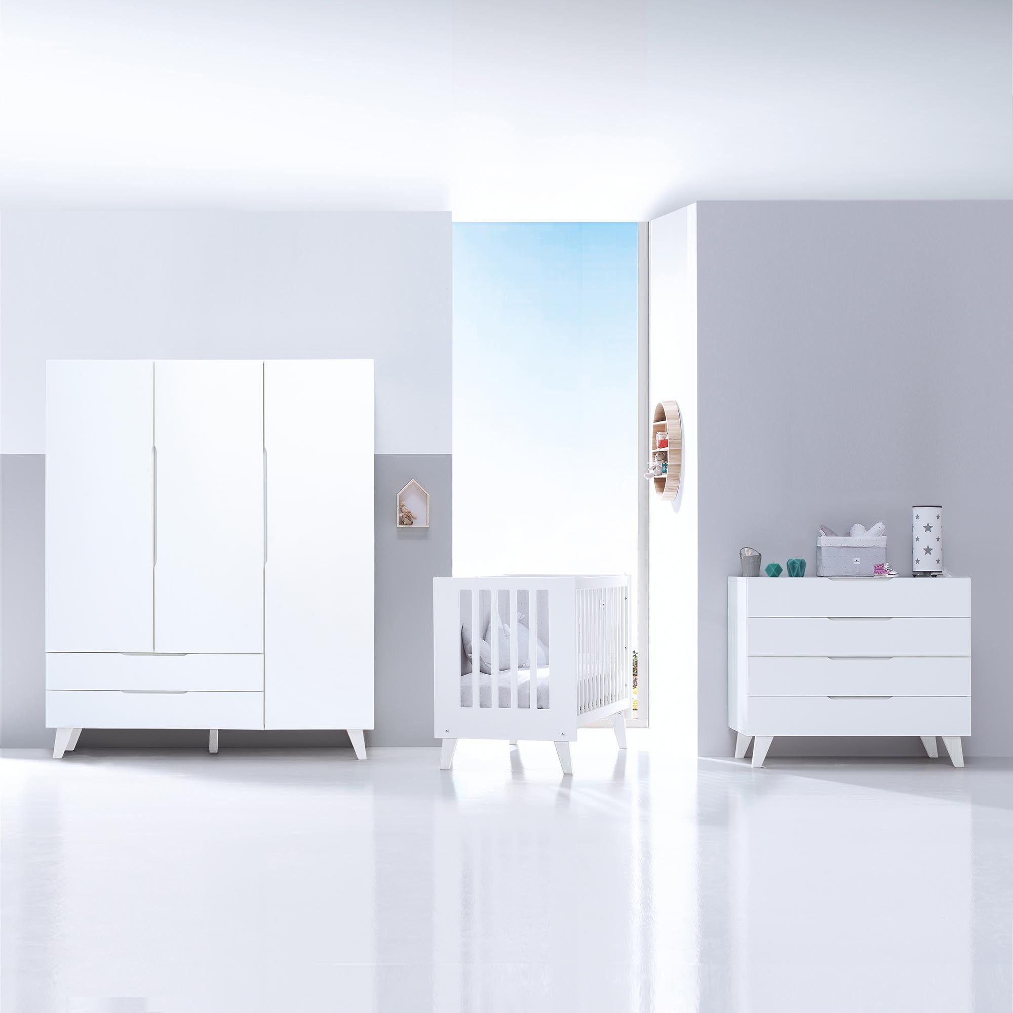 Dormitorio infantil grande en blanco · Style Plus+ White