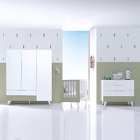 Dormitorio infantil grande en blanco y verde-oliva · Style Plus+ Erba