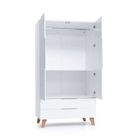 Armario infantil nórdico de 110 cm con patas de madera · Lifestyle